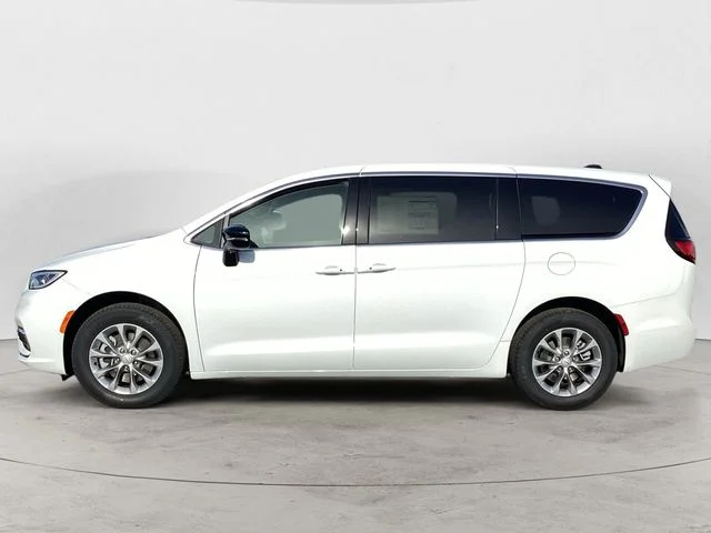 New 2026 Bright White Clearcoat Chrysler SELECT AWD image 2
