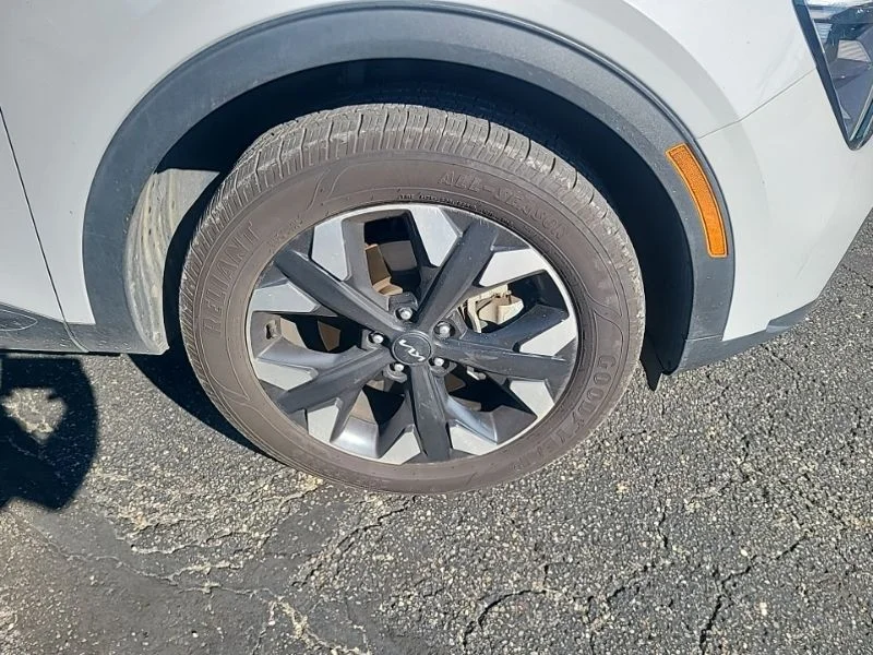 Used 2023 Gray Kia X-Line image 7