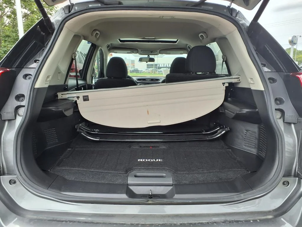 Used 2018 Gun Metallic Nissan SV image 8