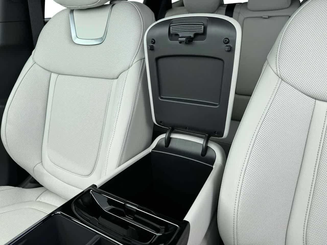 2025 Hyundai Tucson Limited - Photo 18