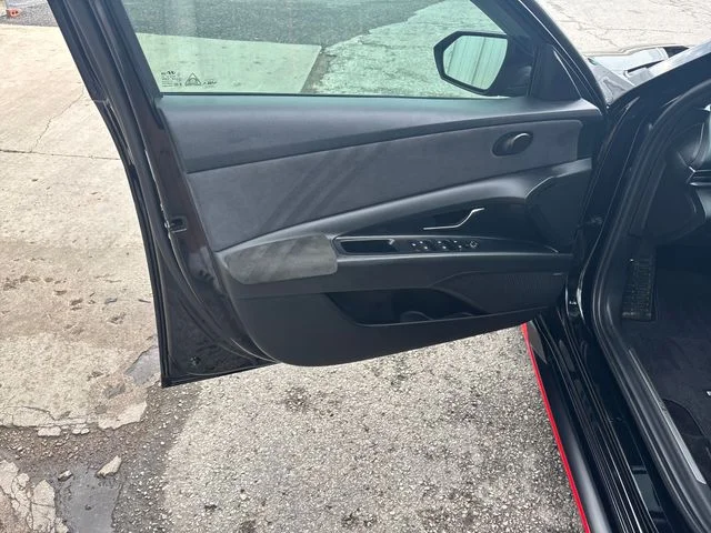 Used 2023 Black Hyundai Base image 11