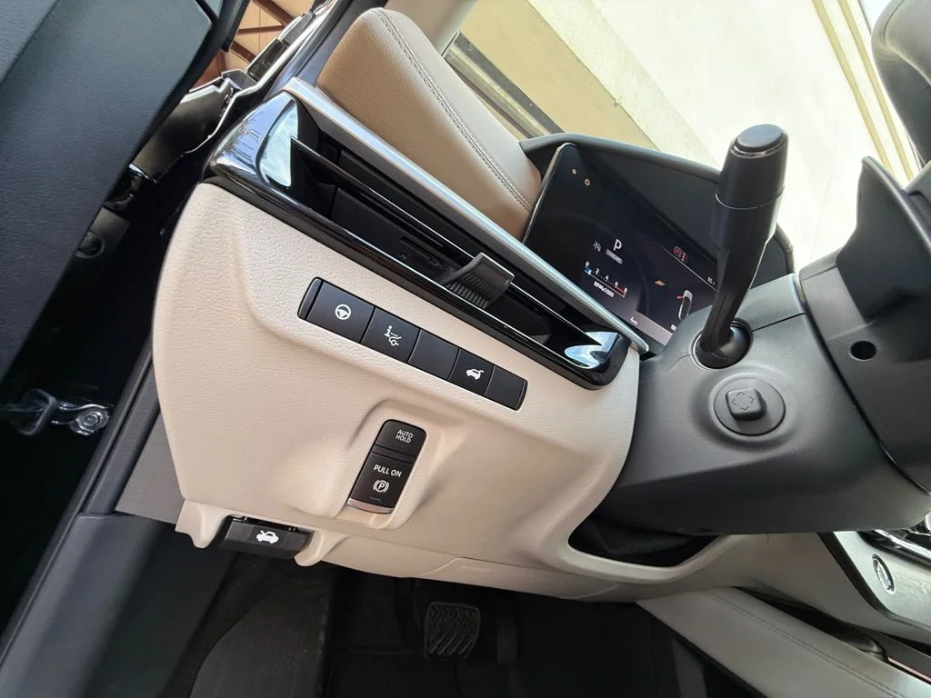 New 2026 Black Nissan Platinum image 23