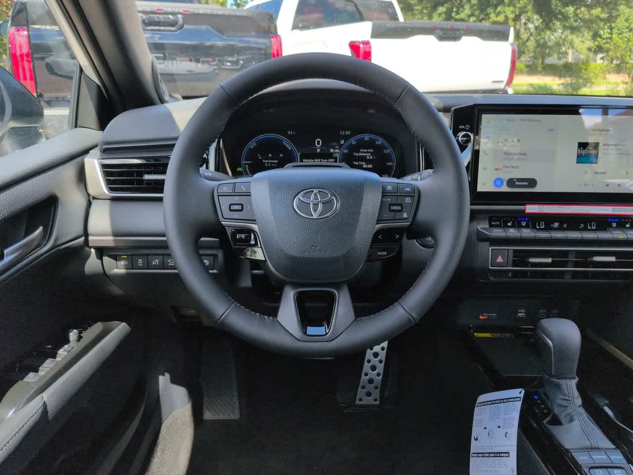 New 2026 Wind Chill Pearl with Midnight Black Metallic roof <sup>1</sup> Toyota  XSE image 15