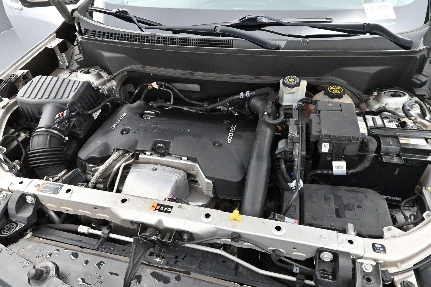 Used 2018 Silver Ice Metallic Chevrolet LT image 32