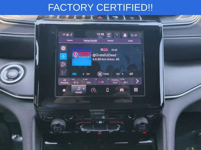 Used 2023 Silver Jeep Altitude image 24