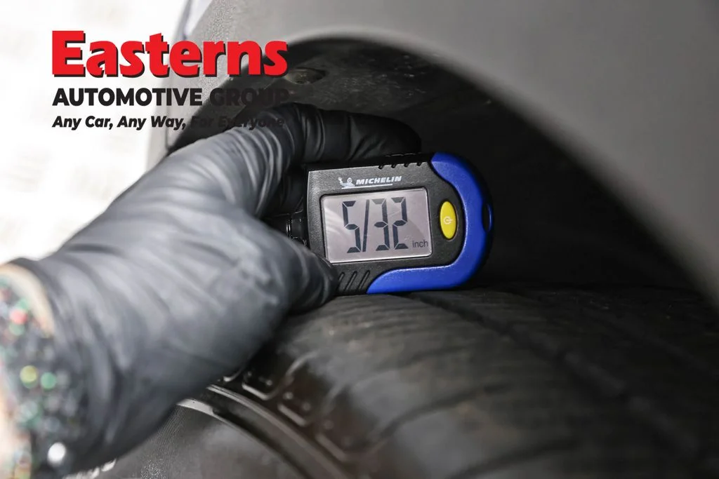 Used 2020 Blue Volvo R-Design image 27