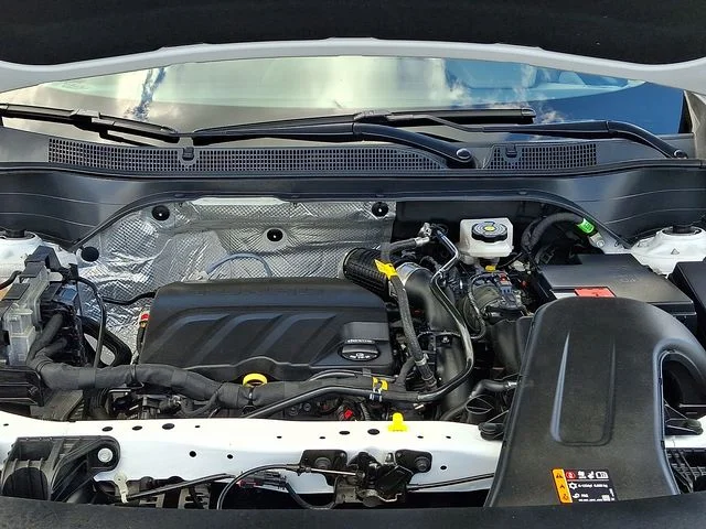 Used 2024 White Chevrolet LT image 29