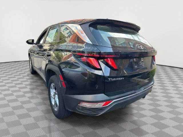 Used 2024 Black Pearl Hyundai SE image 4