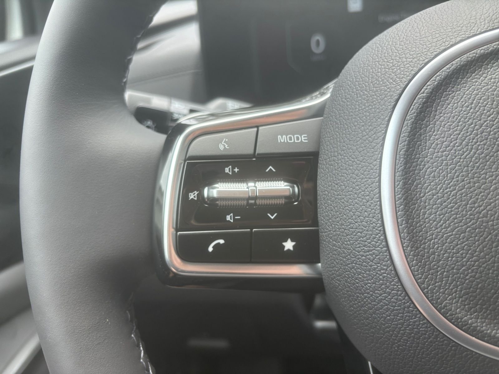 New 2026 Snow White Pearl Kia SX Prestige image 22