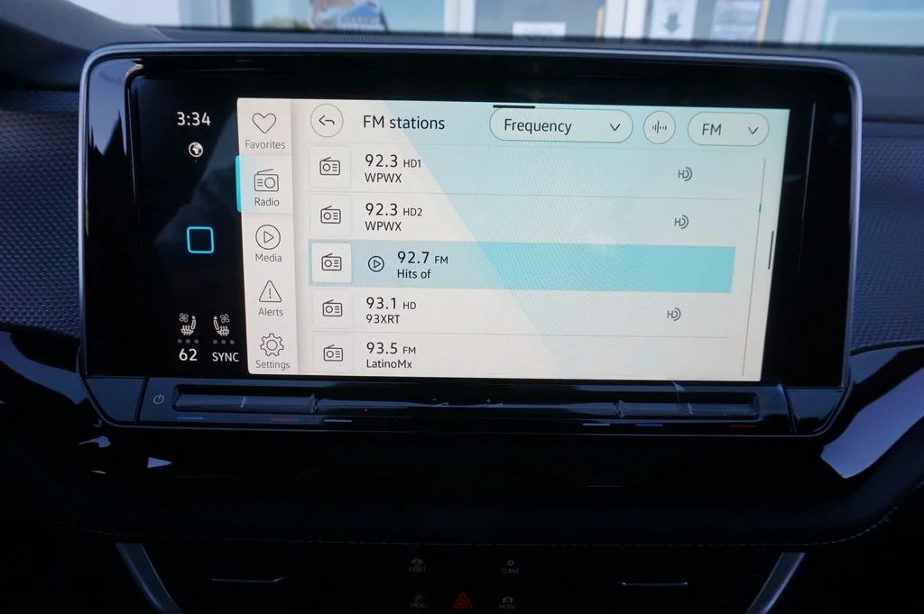 New 2026 Black Volkswagen 2.0T SEL R-Line Black image 15
