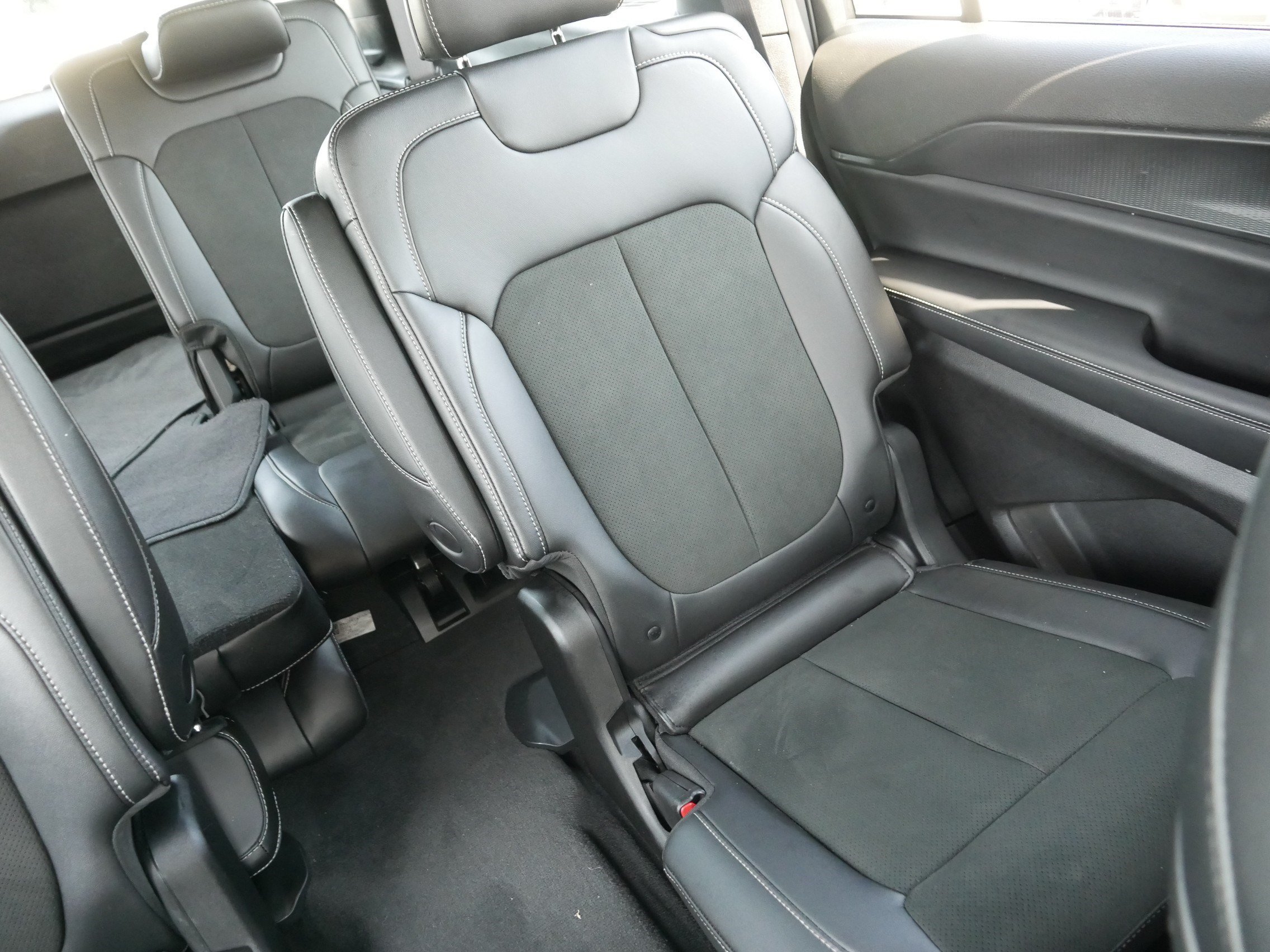 Used 2025 Bright White Clearcoat Jeep Altitude X image 14