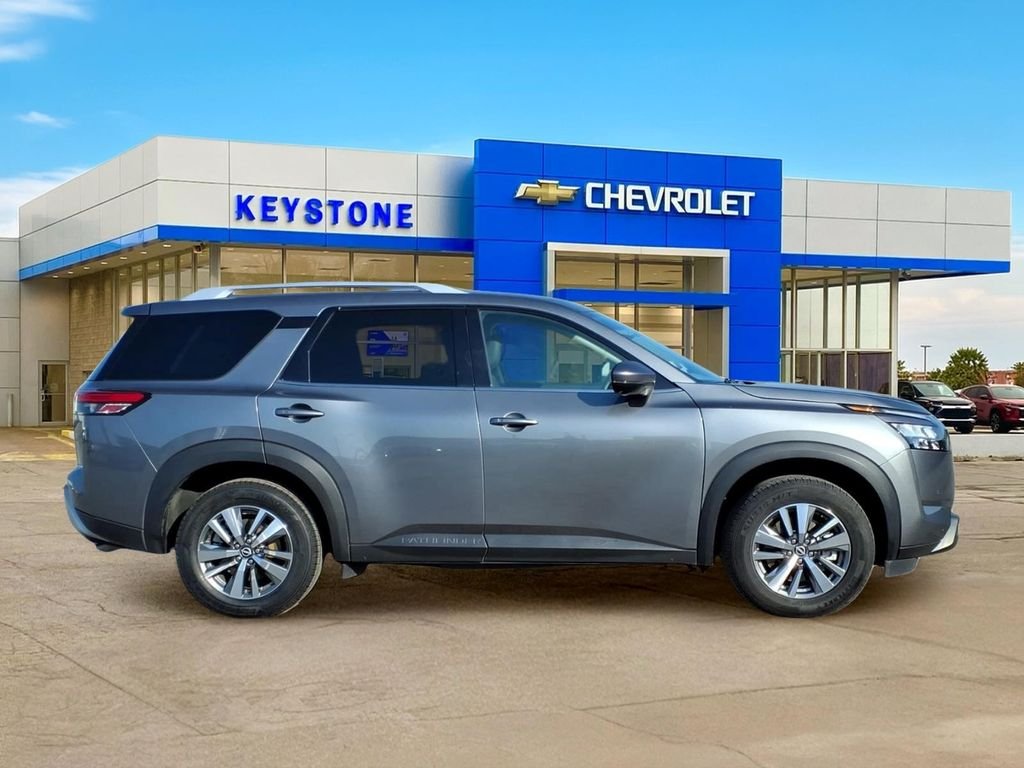 Used 2025 Gray Nissan SL image 8