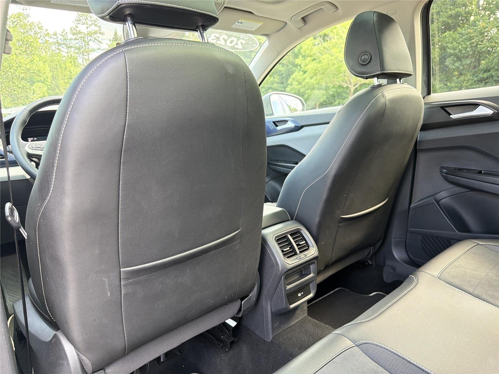 Used 2023 Pure Gray Volkswagen SE image 26