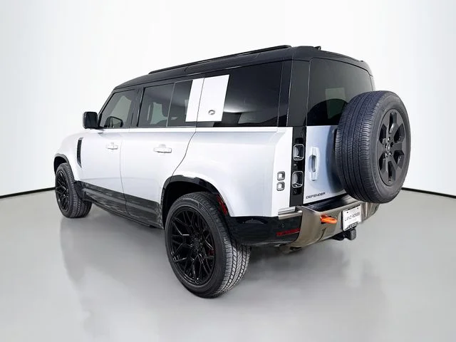 Used 2021 Hakuba Silver Metallic Land Rover X image 7