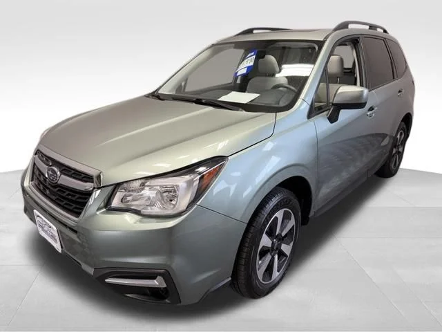 Used 2018 Green Subaru 2.5i Premium image 1