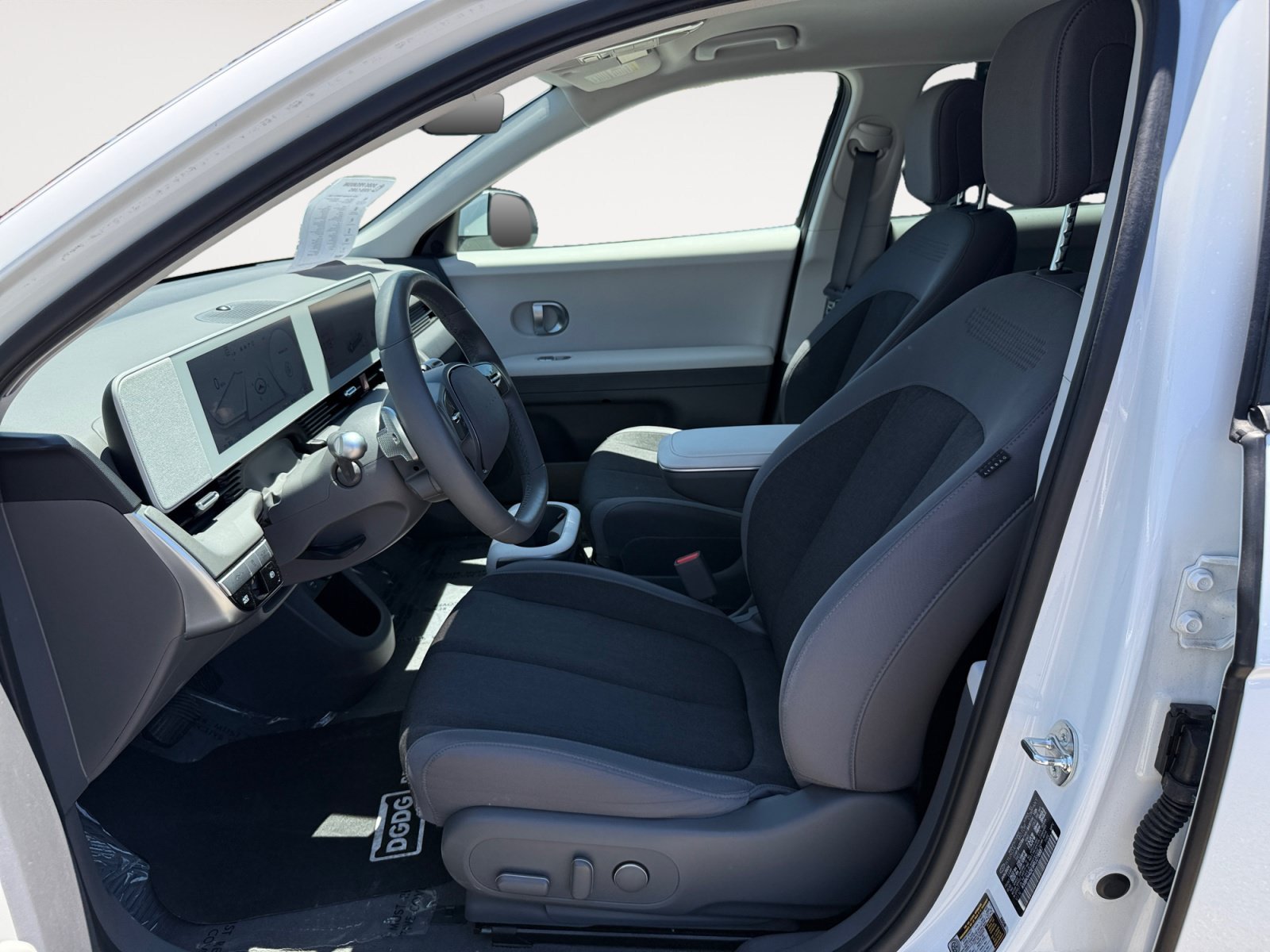 Certified Used 2024 Atlas White Hyundai SEL image 10