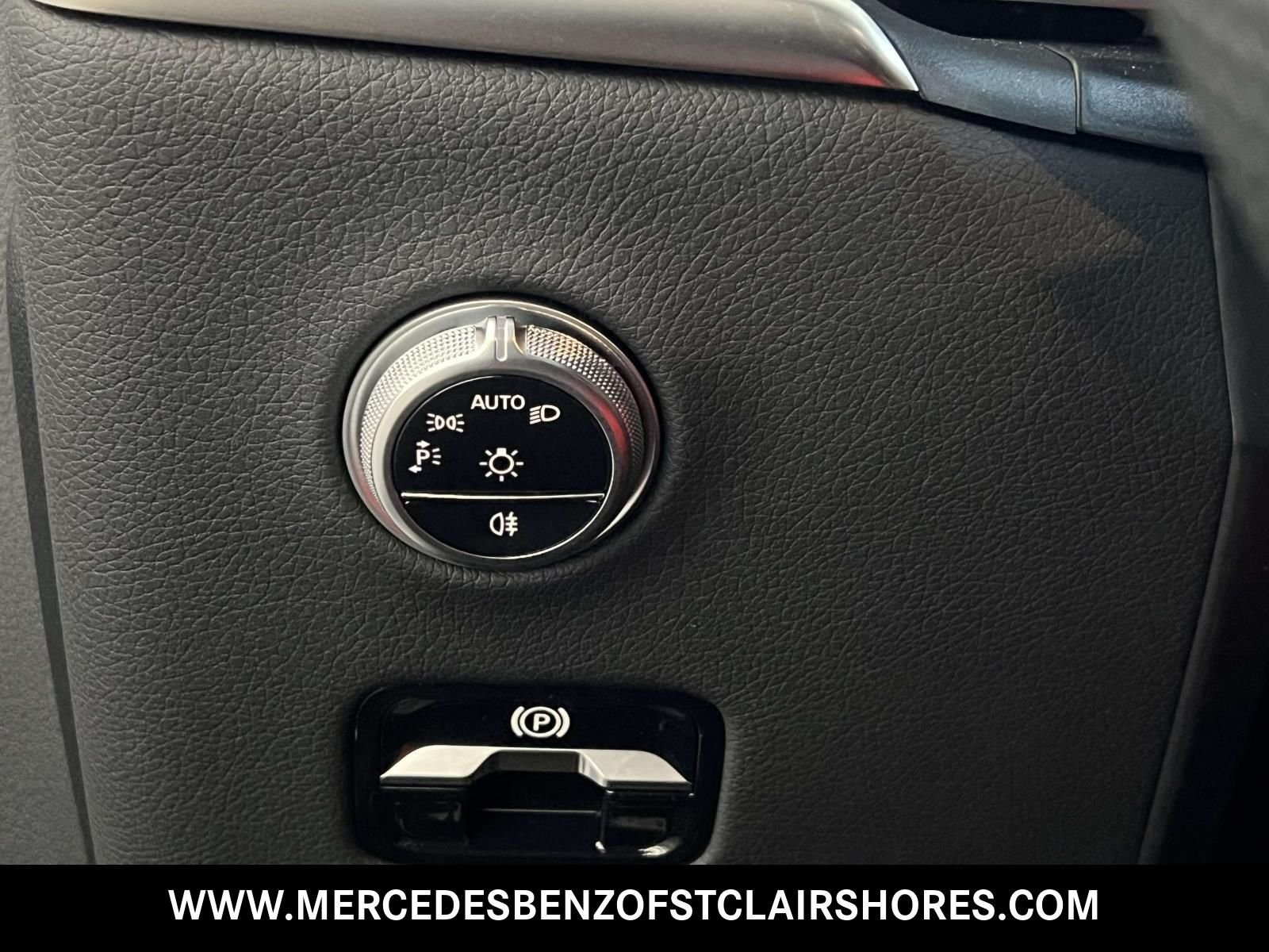 New 2026 MANUFAKTUR Cirrus Silver Magno Mercedes-Benz AMG® GLC 43 4MATIC® SUV image 27