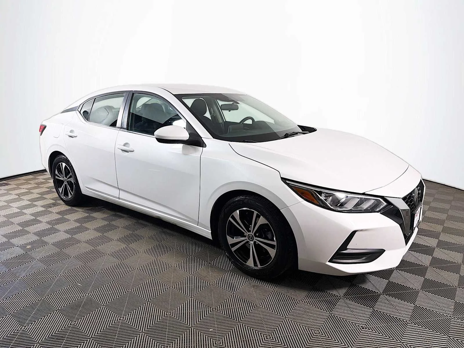 Certified Used 2022 Aspen White TriCoat Pearl Nissan SV image 3