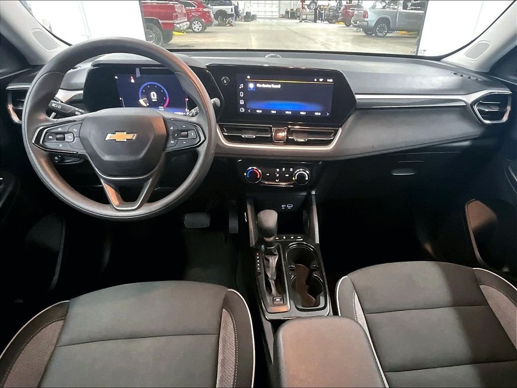 Used 2025 Red Chevrolet LT image 21