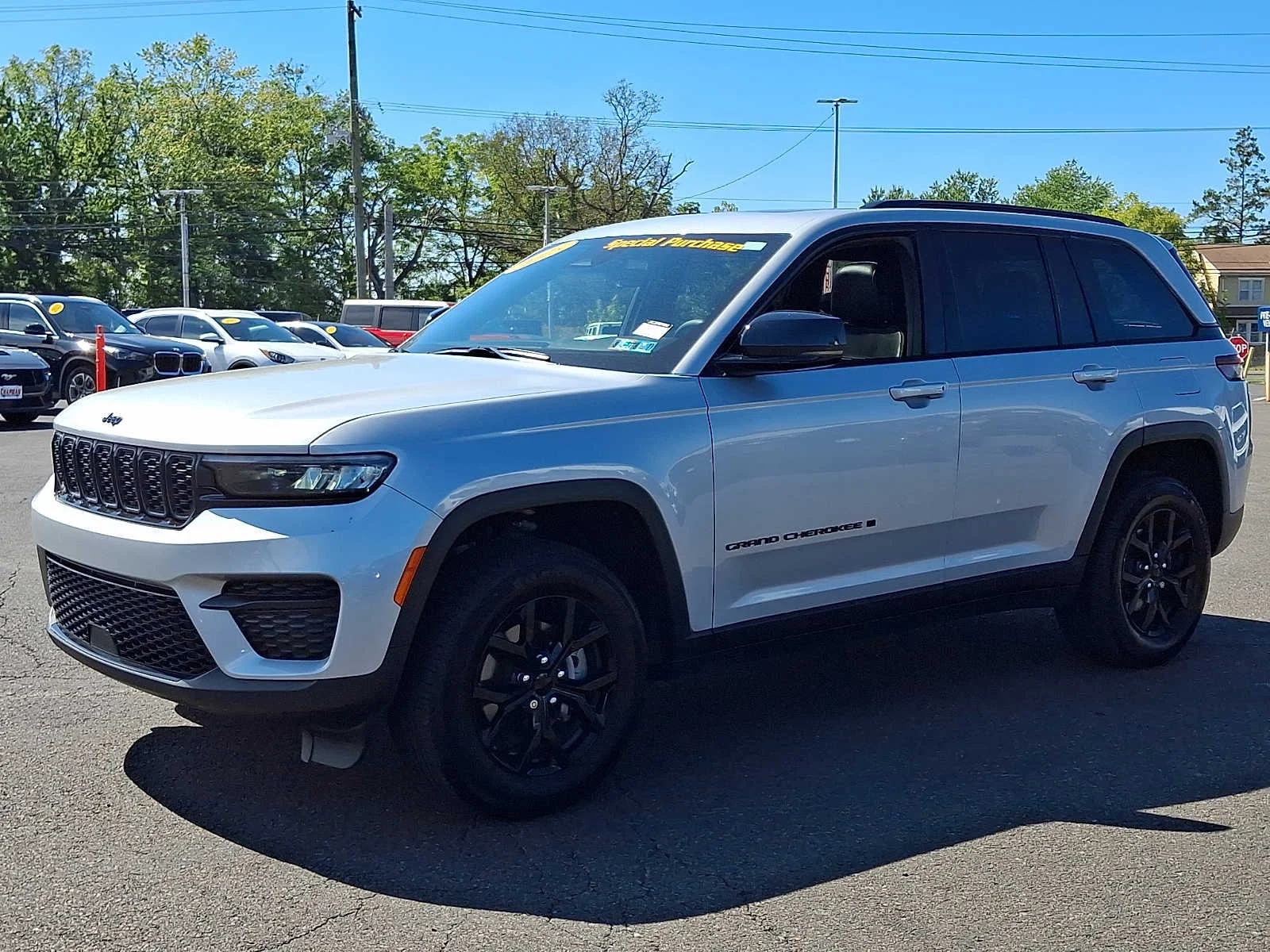 Used 2025 Silver Zynith Jeep Altitude X image 3