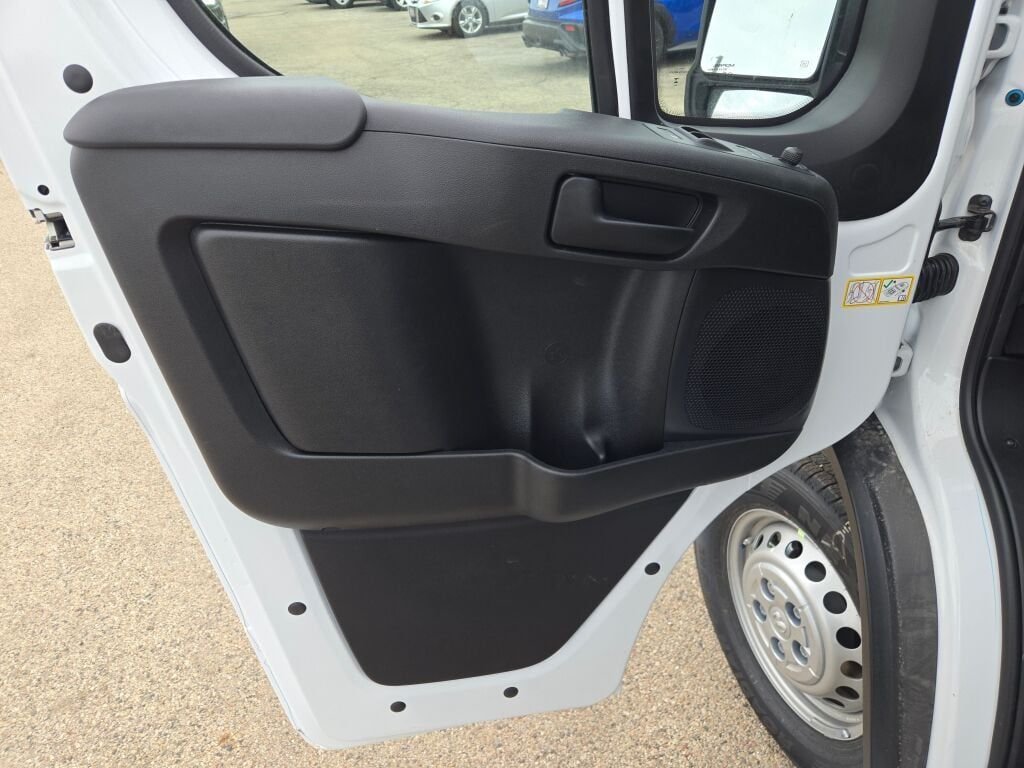 New 2026 Bright White Clearcoat RAM Base image 17