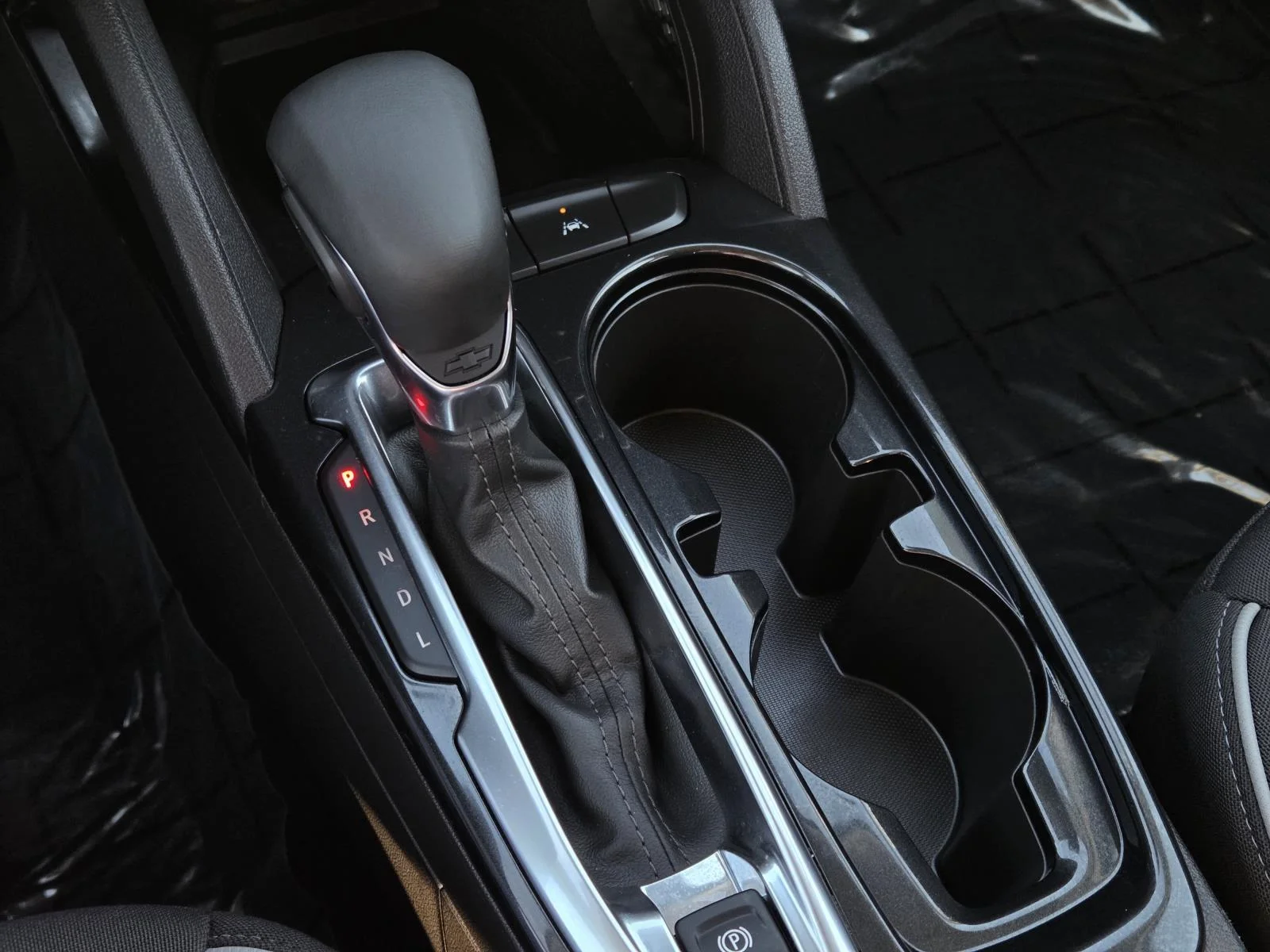 Used 2025 Mosaic Black Metallic Chevrolet LT image 25