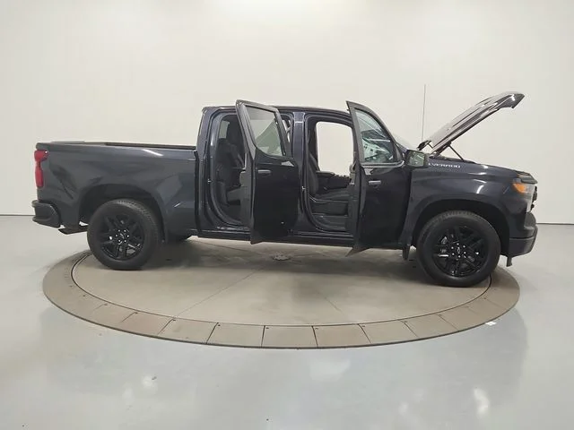 Used 2023 Gray Chevrolet Custom image 16
