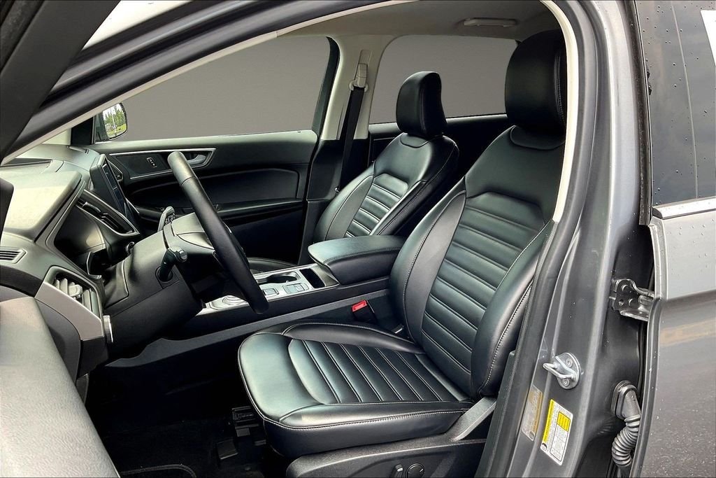 Used 2024 Gray Ford SEL image 25