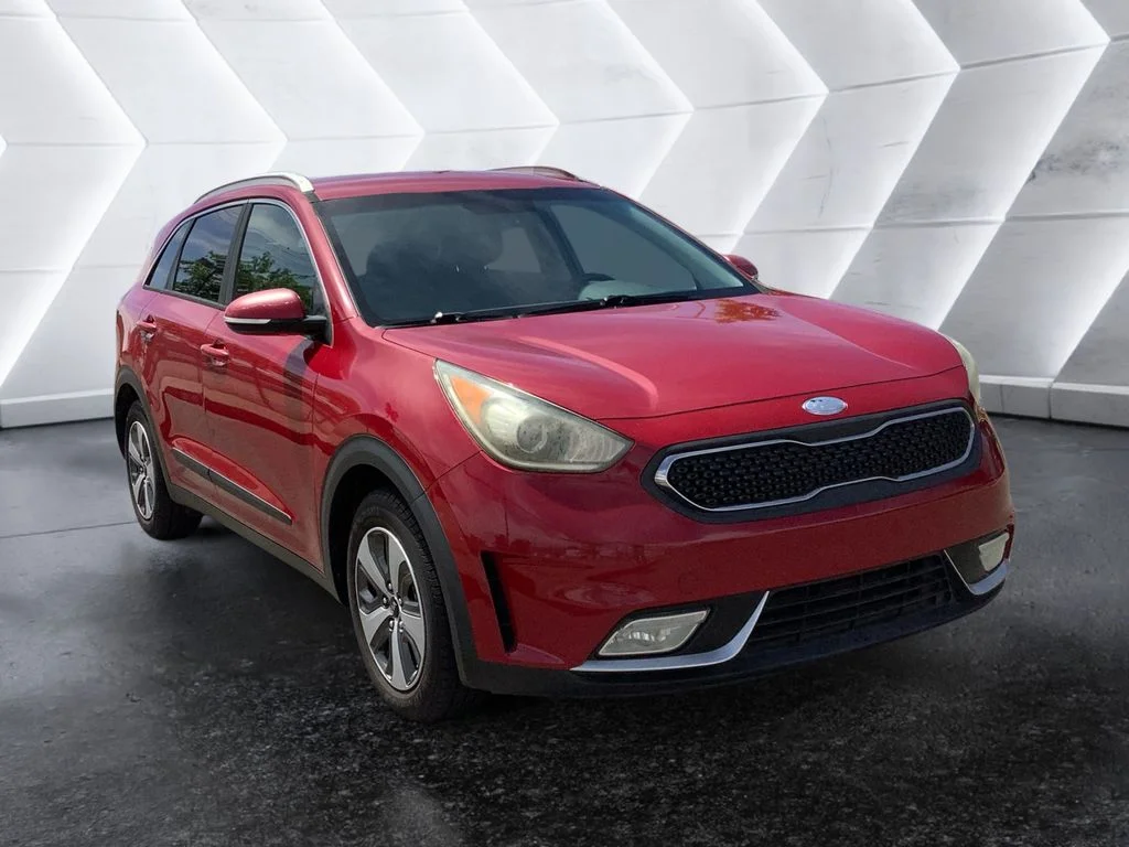 Used 2018 Red Kia EX image 1