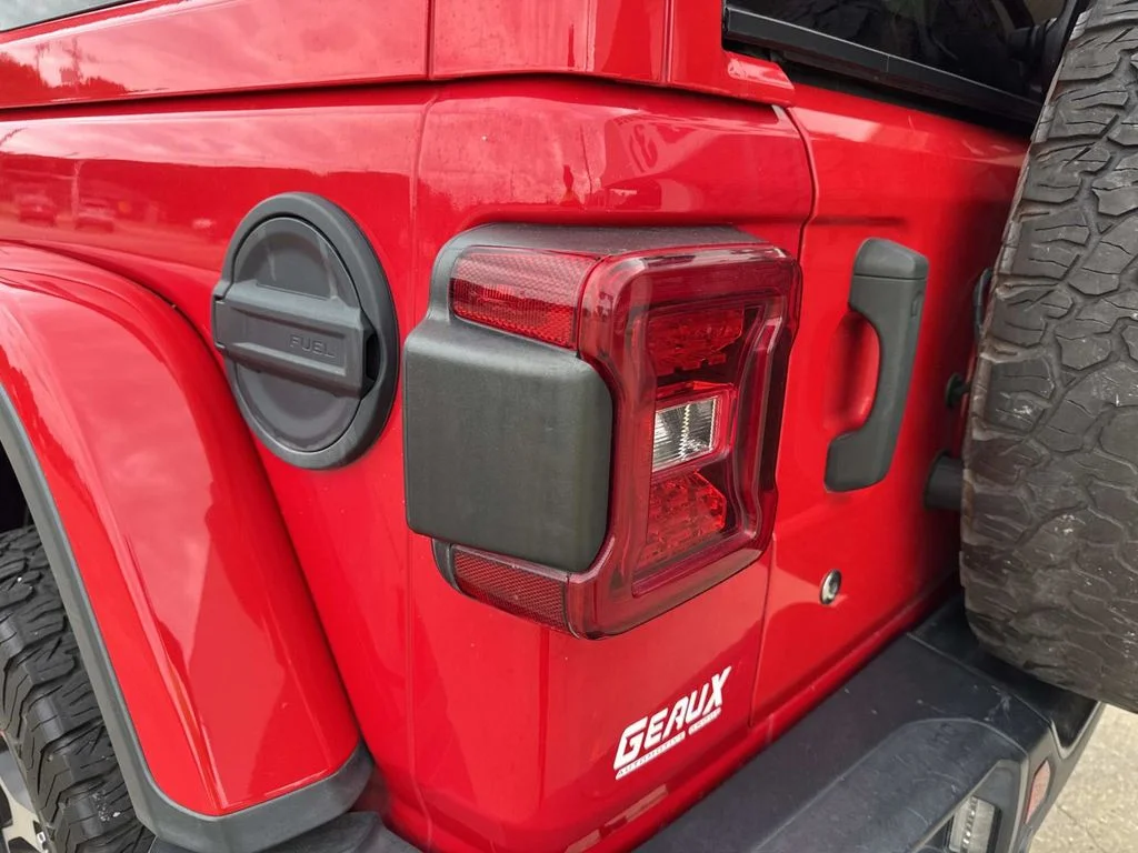 Used 2018 Red Jeep Unlimited Rubicon image 13
