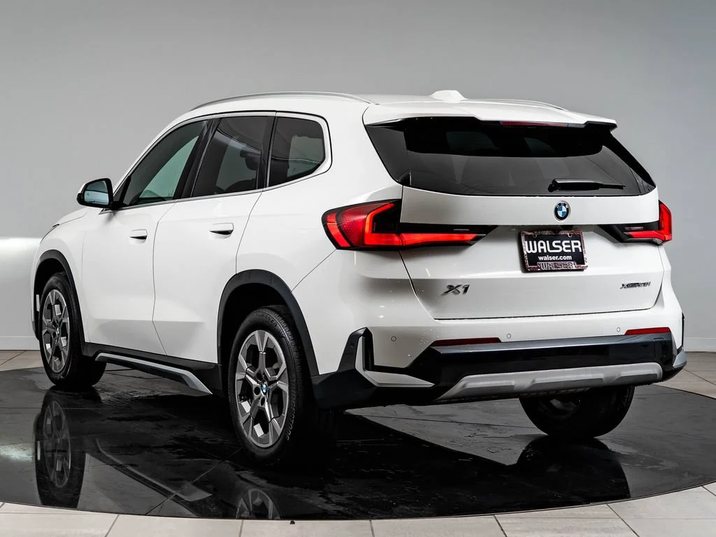 Used 2025 Alpine White BMW xDrive28i image 6