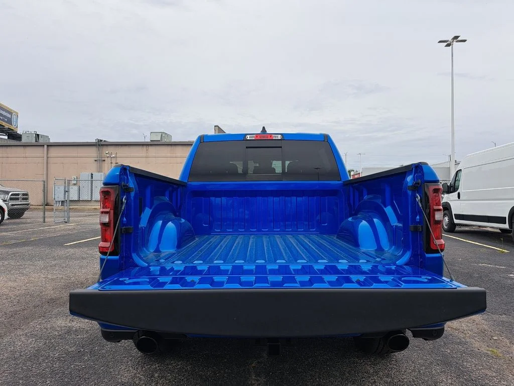 New 2026 Hydro Blue Pearl-Coat Exterior Paint RAM Big Horn/Lone Star image 26
