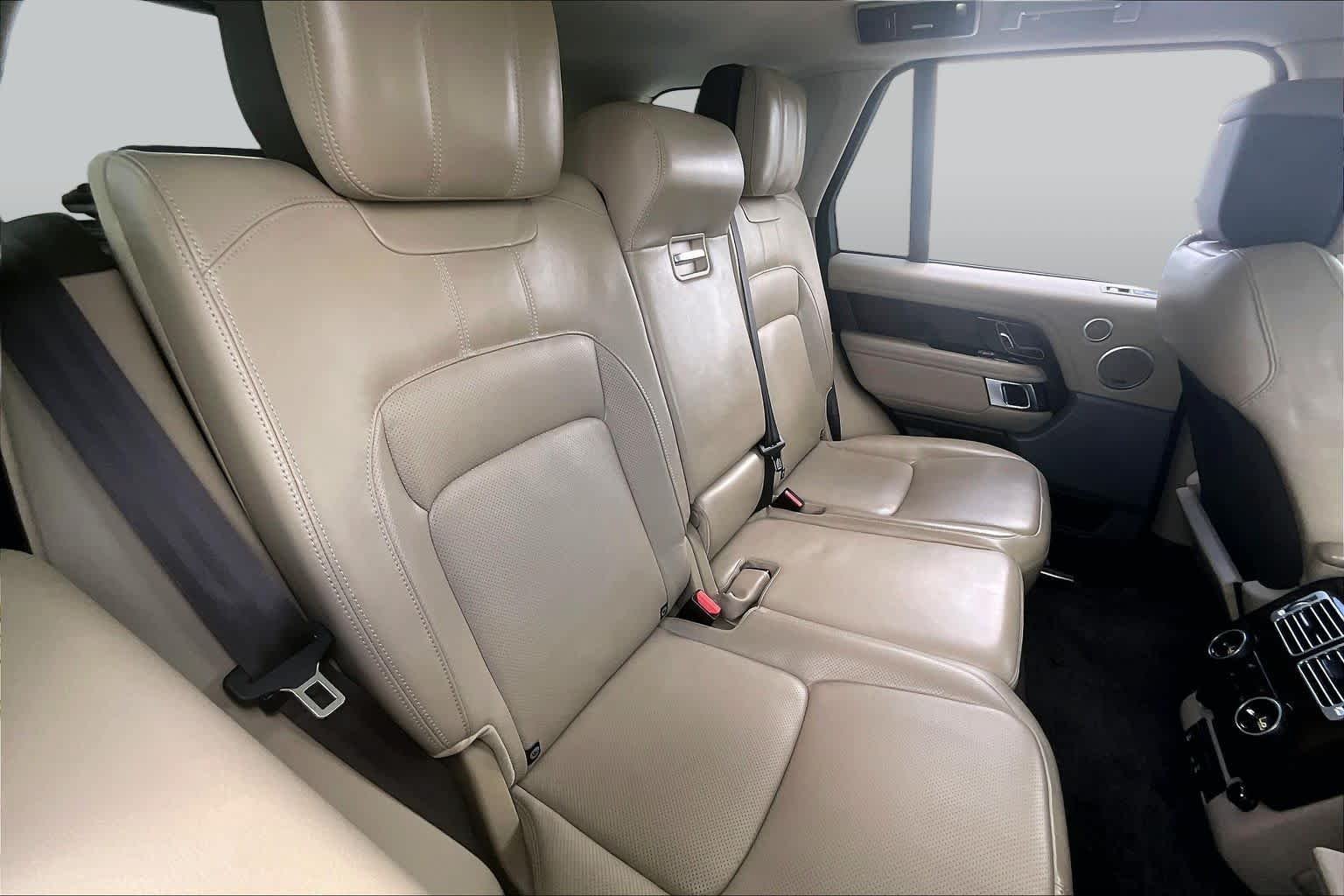 Used 2018 Fuji White Land Rover HSE image 18
