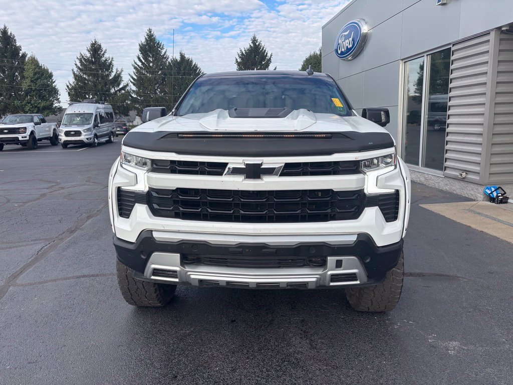 Used 2023 White Chevrolet RST image 9