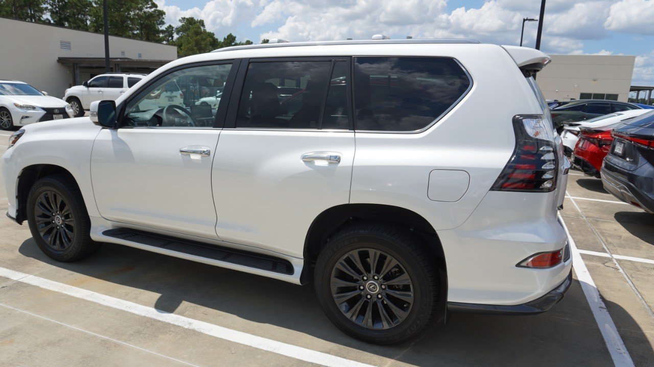 Certified Used 2023 White Lexus GX 460 Luxury image 8