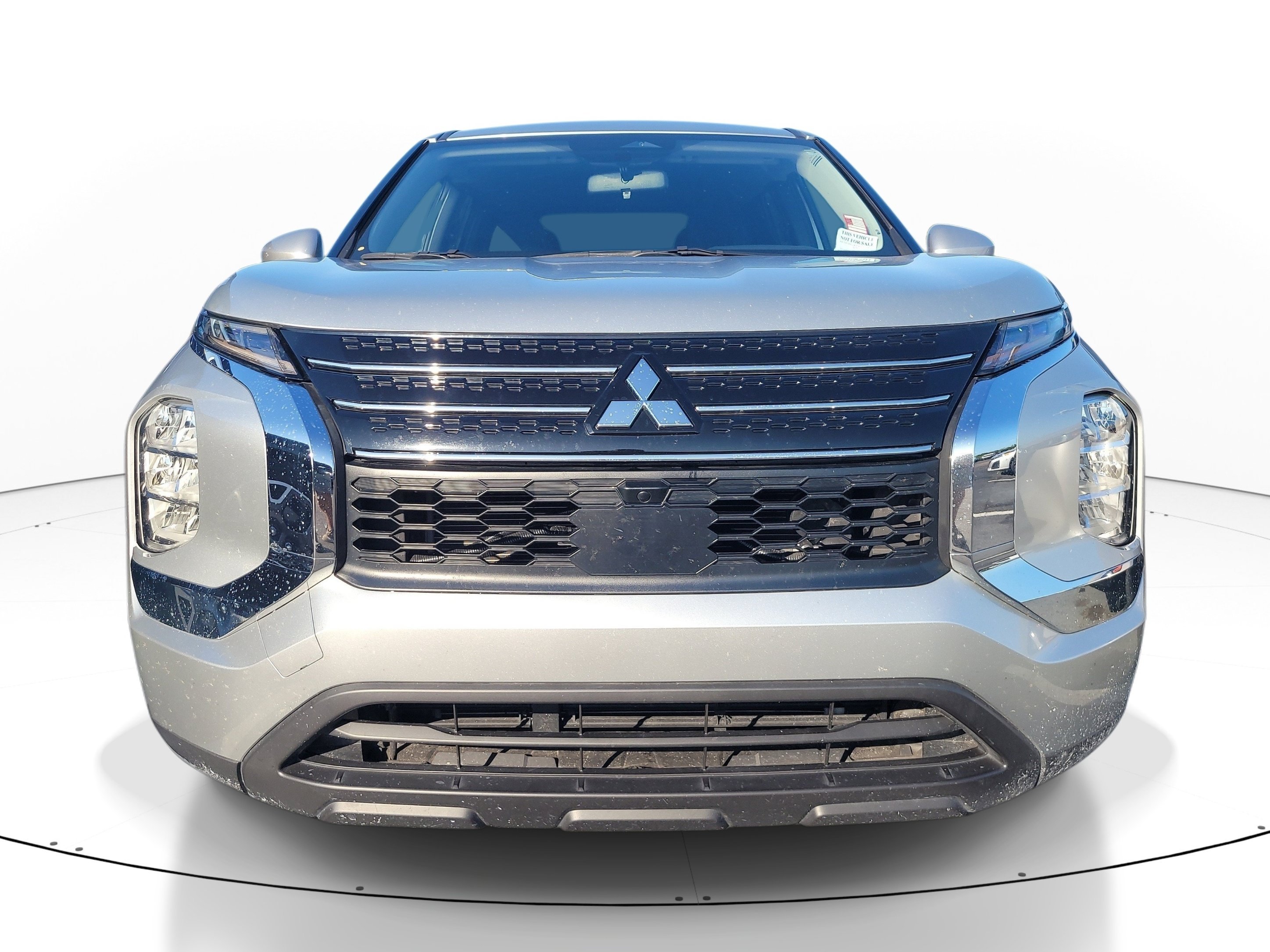 Used 2024  Mitsubishi ES image 2