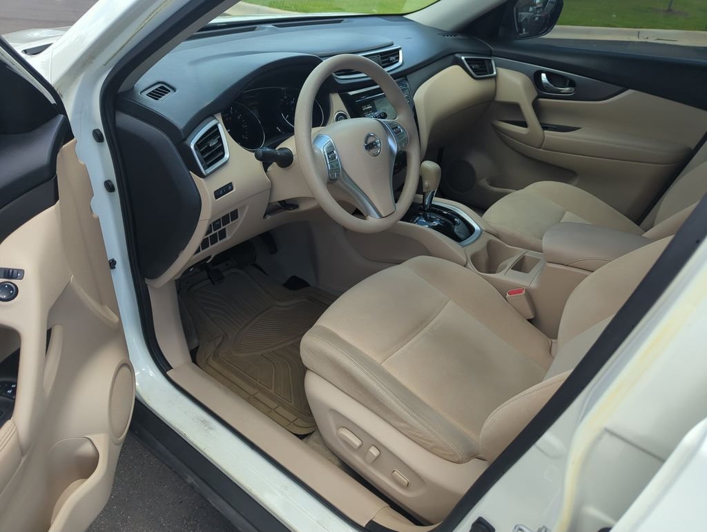 Used 2015 White Nissan SV image 11