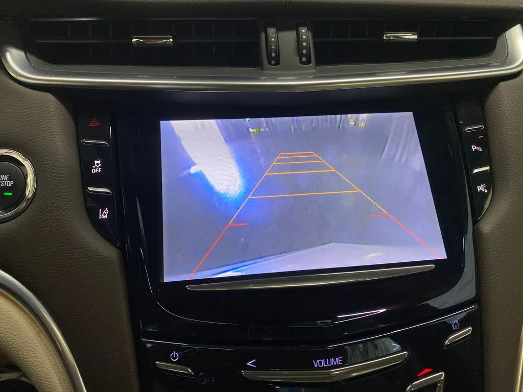 Used 2014 White Cadillac Luxury image 22