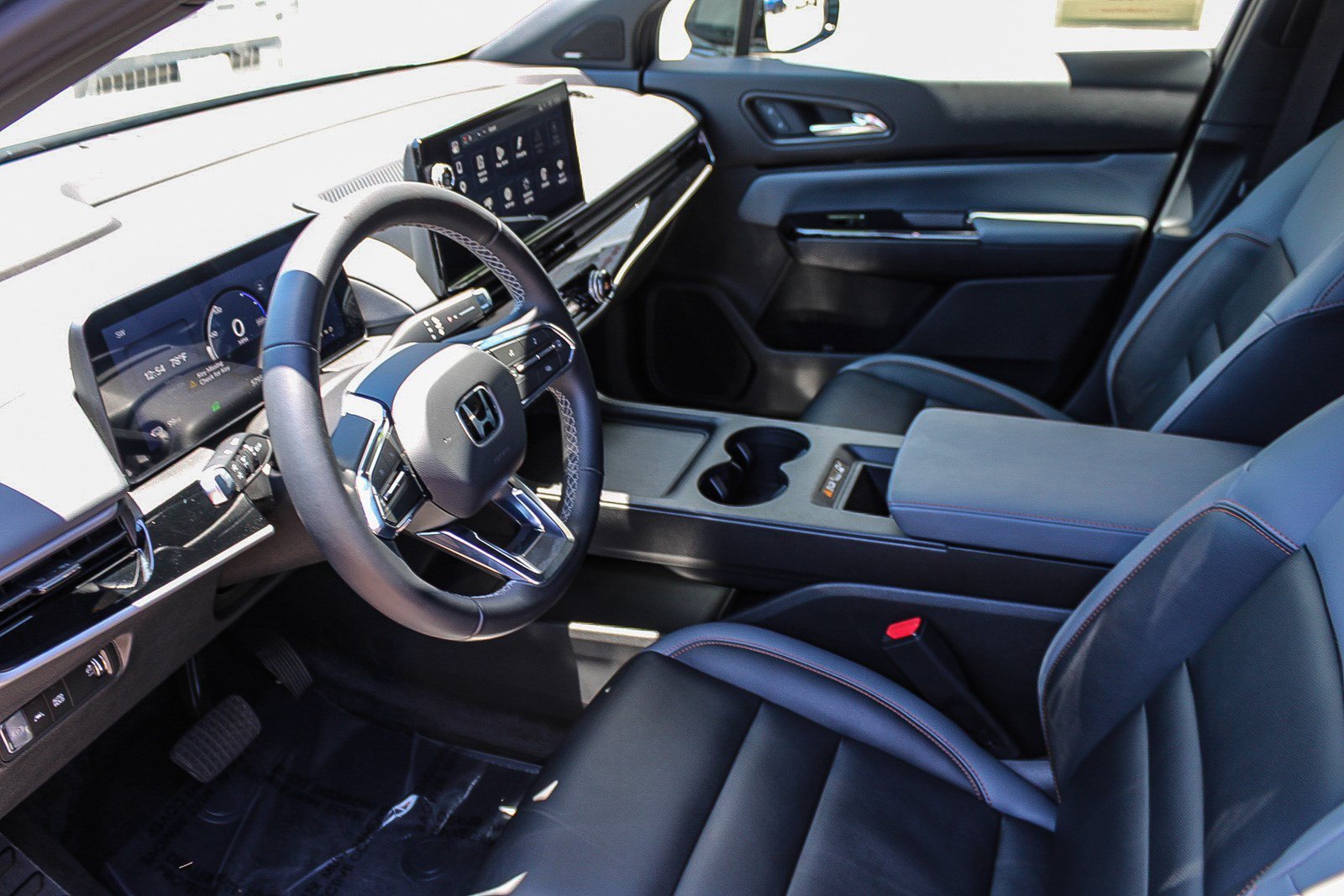 Used 2025 Sonic Gray Pearl Honda Touring image 19