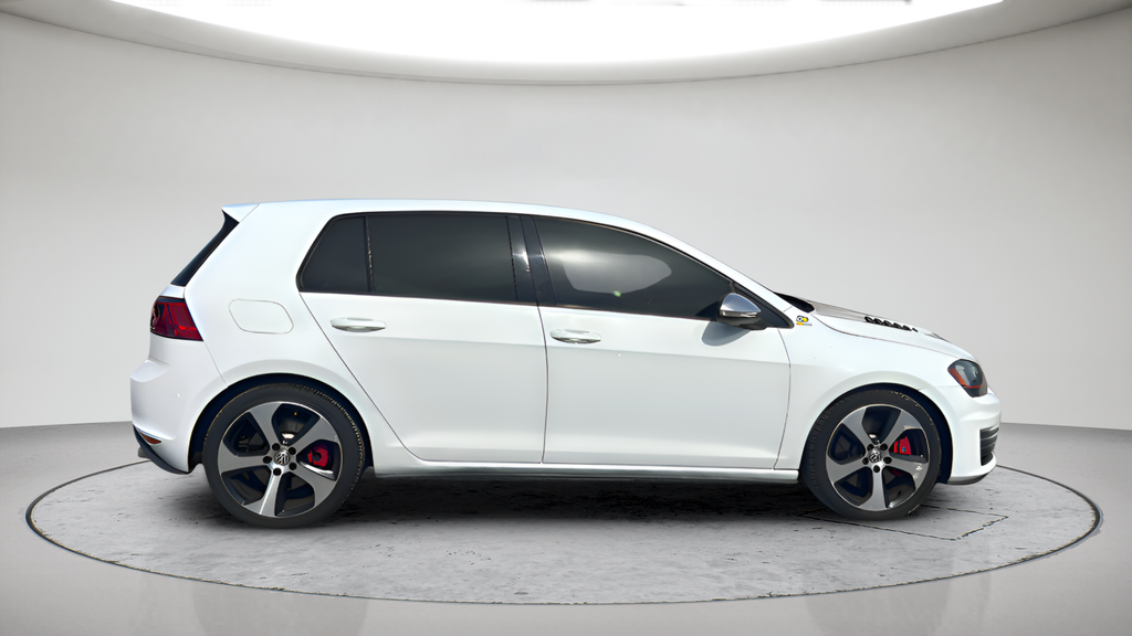 Used 2017  Volkswagen Sport image 3