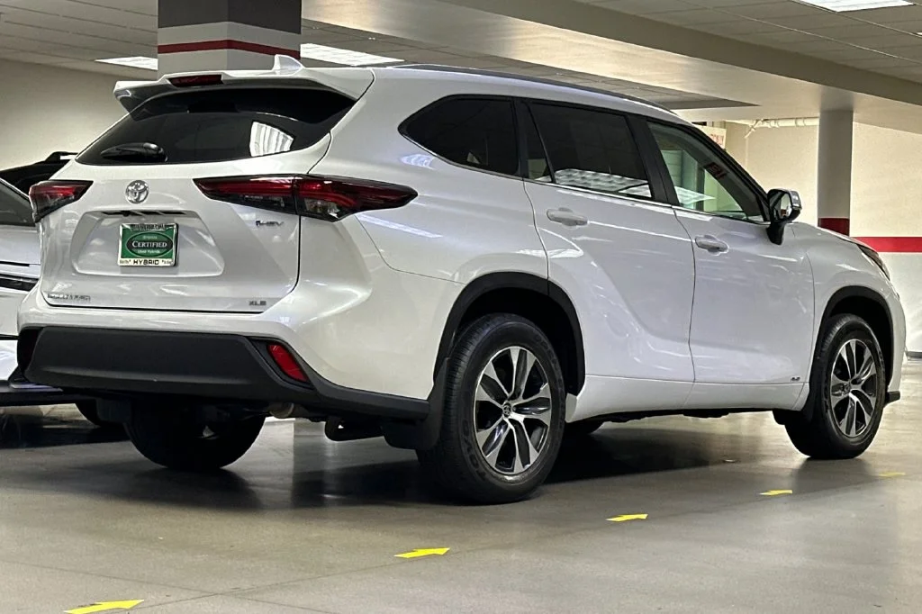 Certified Used 2026 Beige Toyota XLE image 4