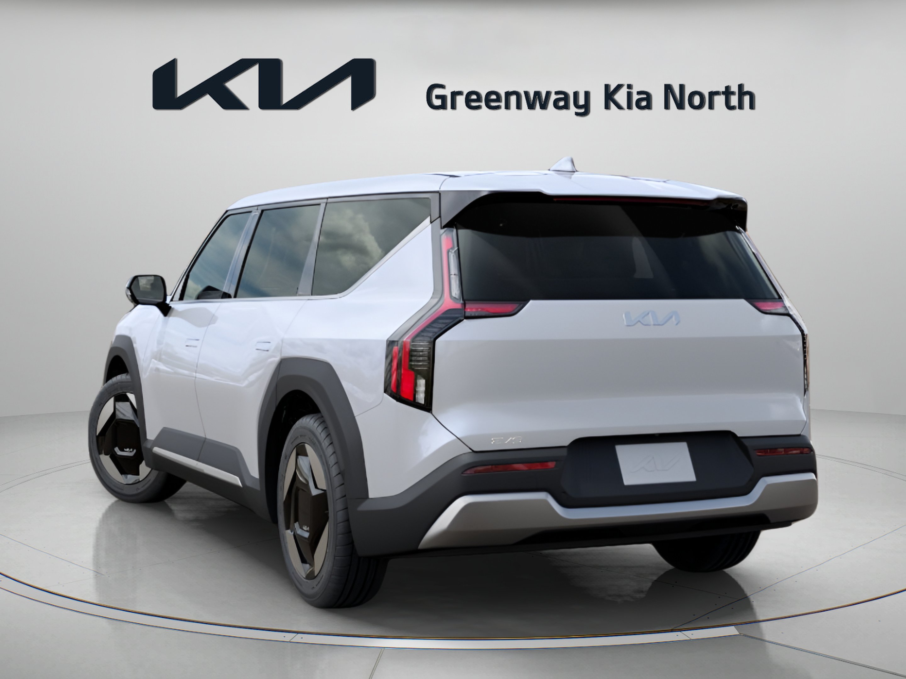 New 2026 Glacial White Pearl Kia Light Short Range image 5