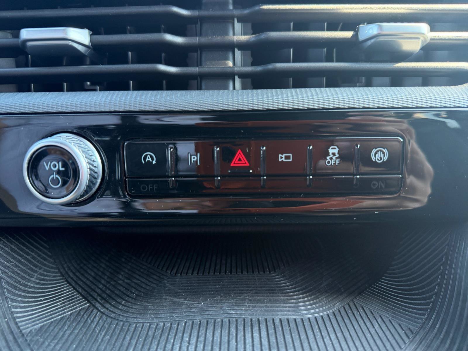 2026 Ford Explorer ST-Line - Photo 25
