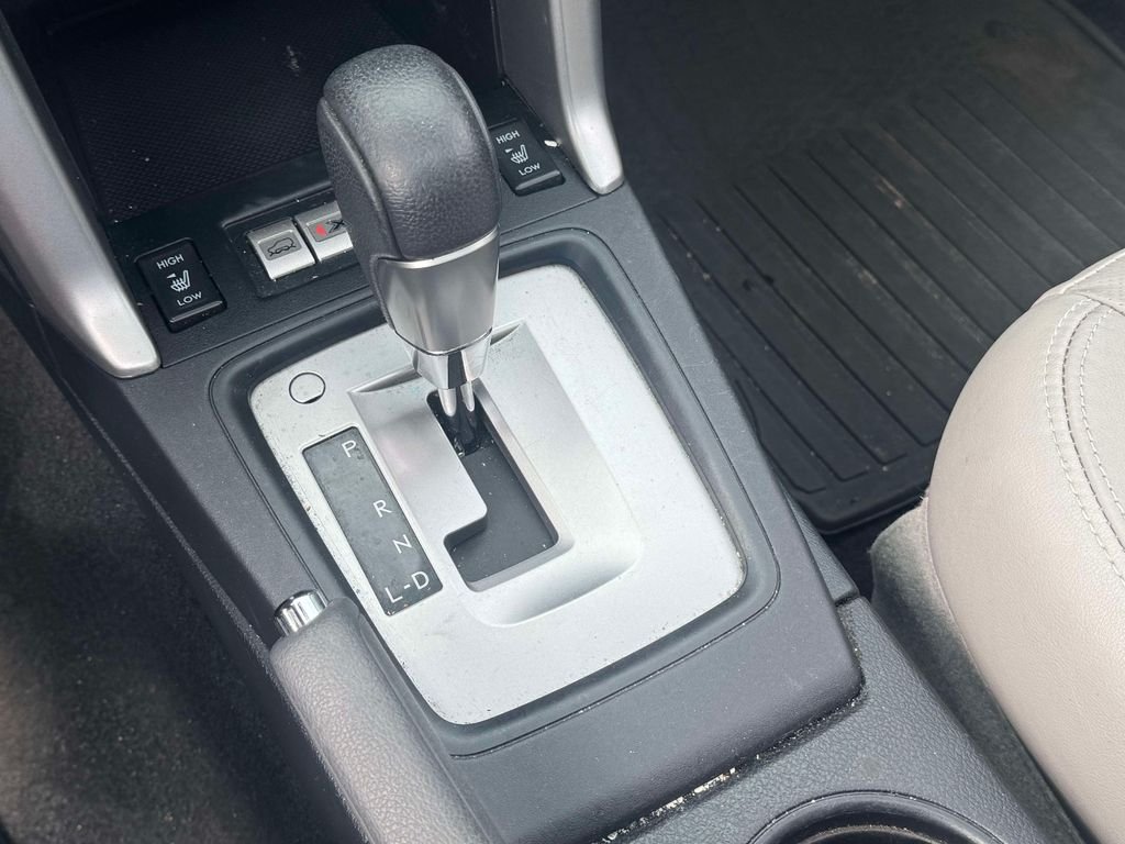 Used 2018 White Subaru 2.5i Limited image 28