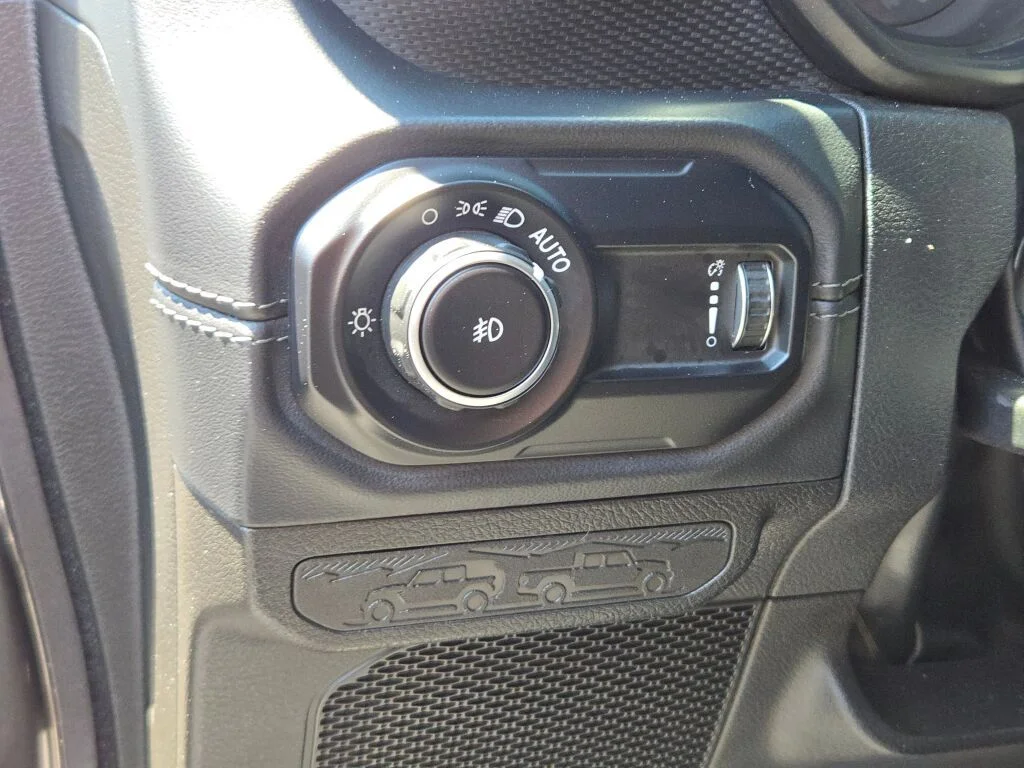 Used 2024 Gray Jeep Rubicon image 18