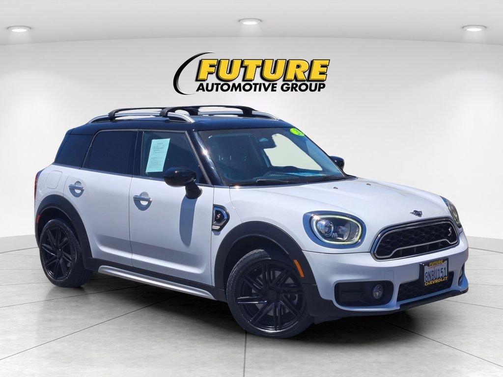 Used 2020 White MINI Signature image 1