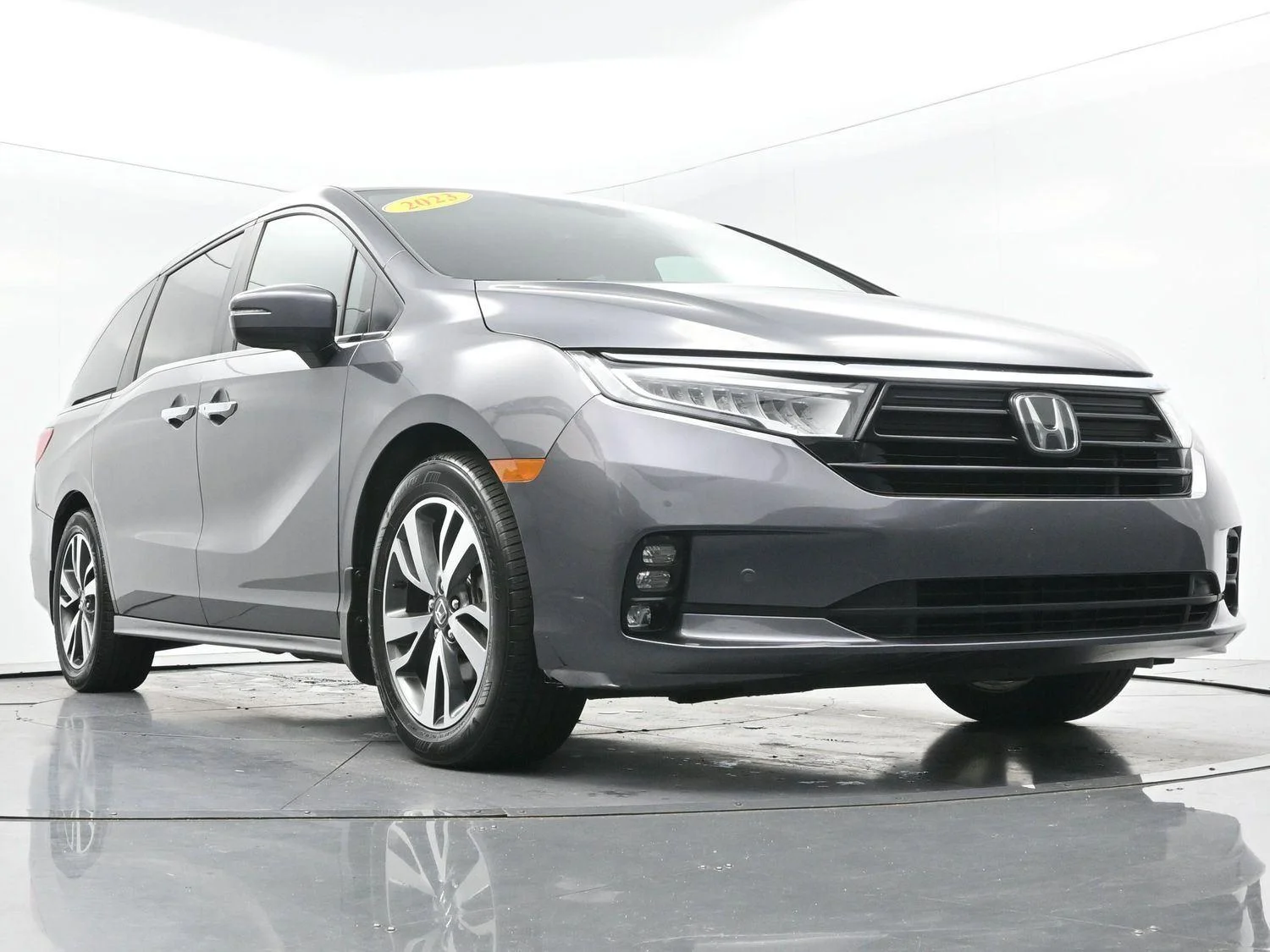Used 2023 Modern Steel Metallic Honda Touring image 55