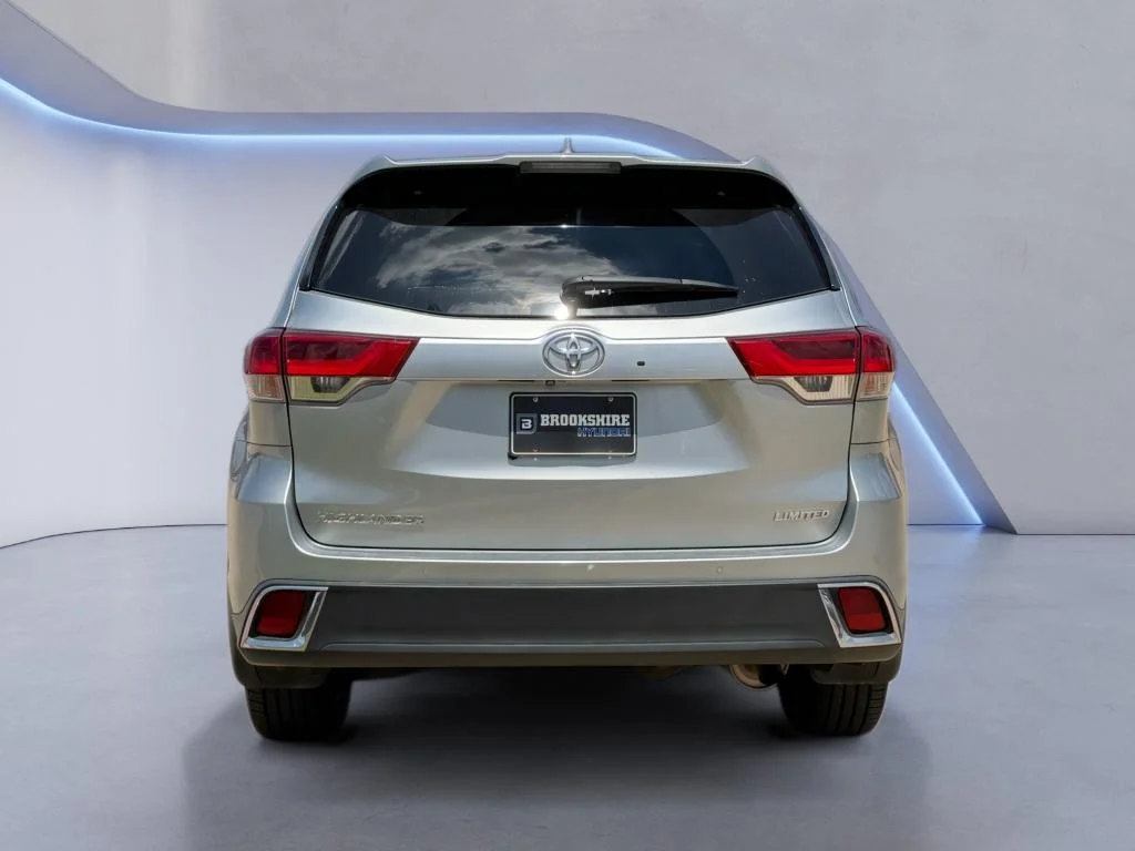 Used 2019 Celestial Silver Metallic Toyota Limited image 3