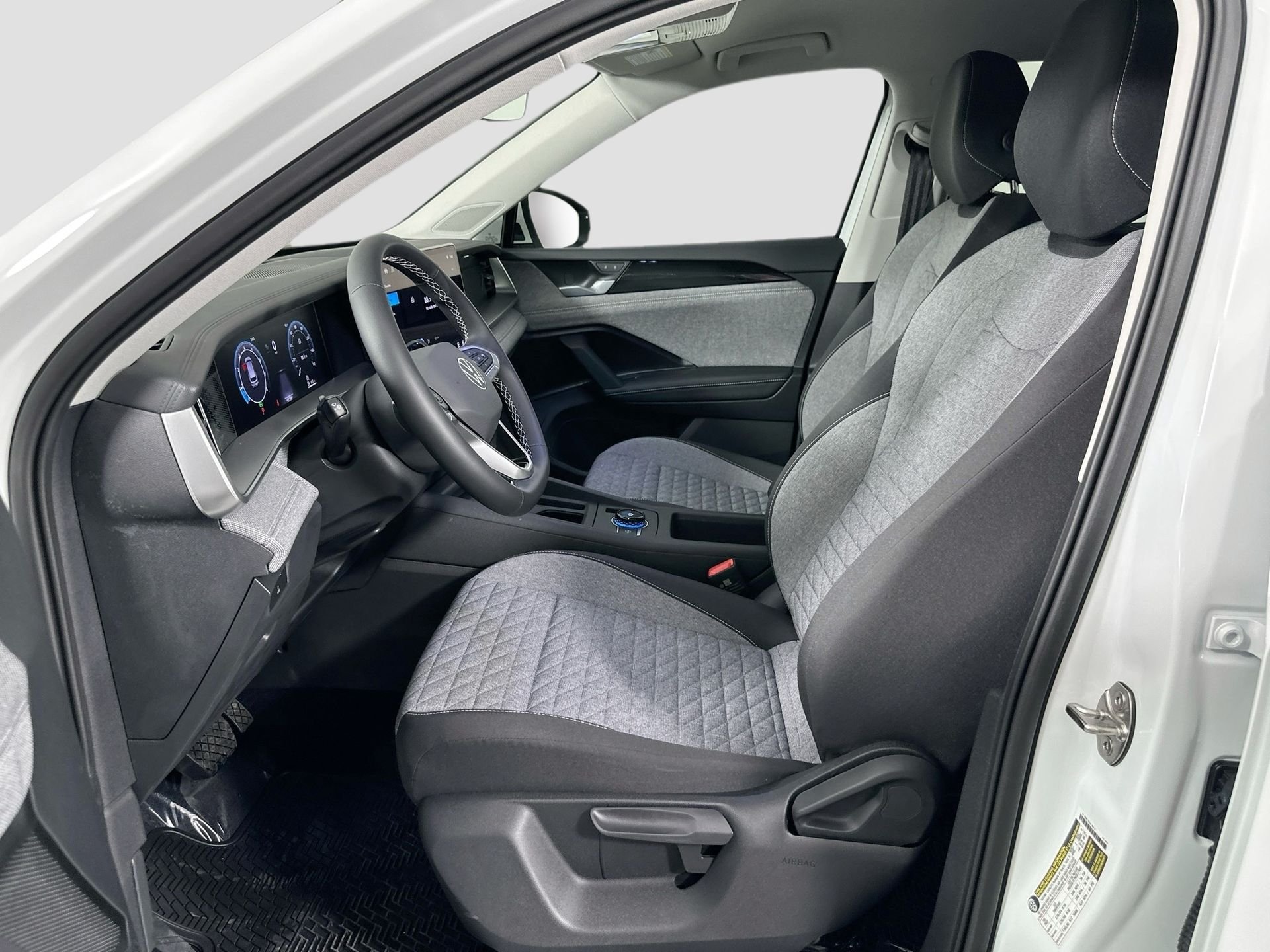 2025 Volkswagen Tiguan S - Photo 19