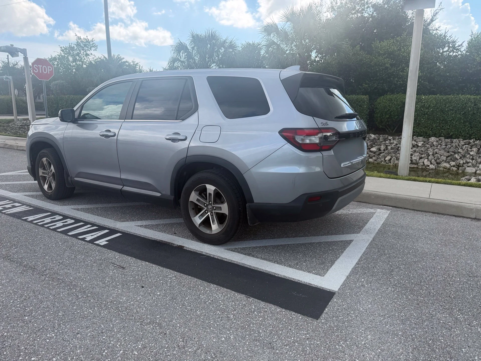 Certified Used 2024 Lunar Silver Metallic Honda EX-L image 3